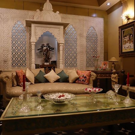Aura Homestay Royal Villa ชัยปุระ ภายนอก รูปภาพ