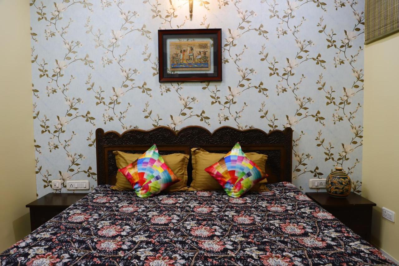 Aura Homestay Royal Villa ชัยปุระ ภายนอก รูปภาพ