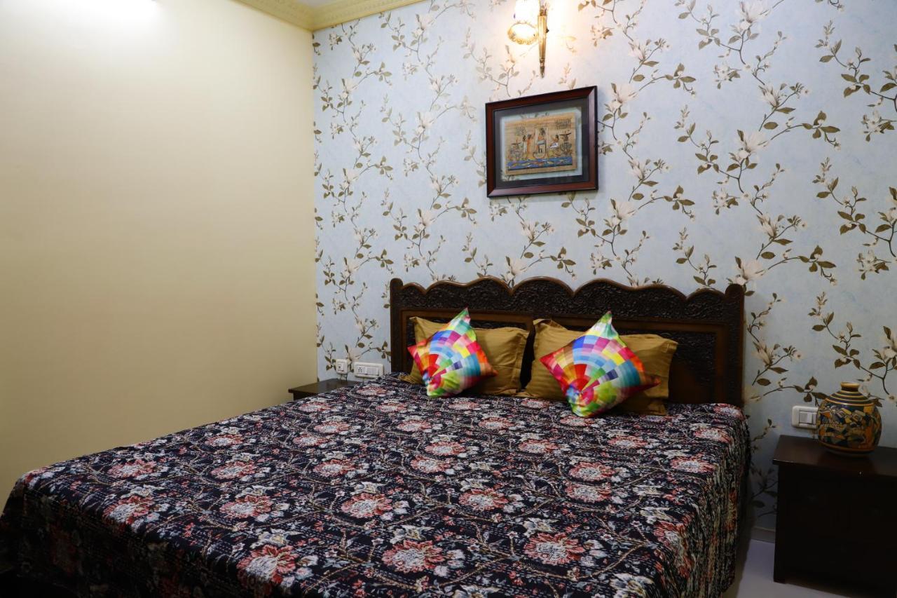 Aura Homestay Royal Villa ชัยปุระ ภายนอก รูปภาพ